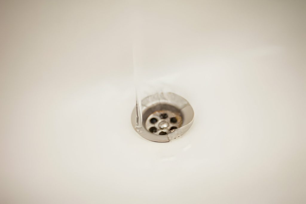 What is the most common cause of a leaky tub faucet?