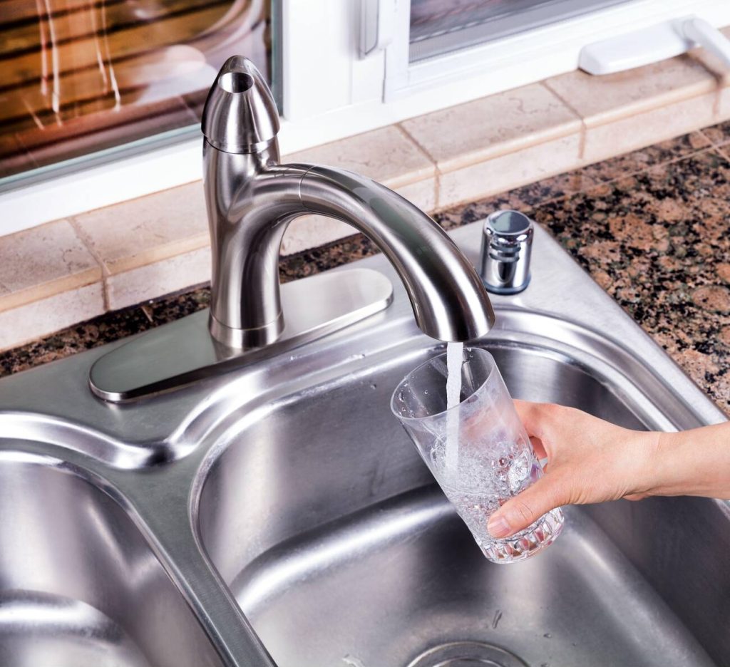 should you leave faucets open when water is turned off?